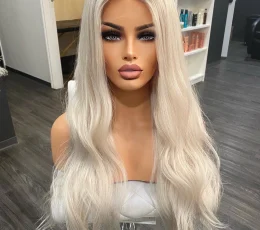 The Elsa wig, white blonde on a mannequin head