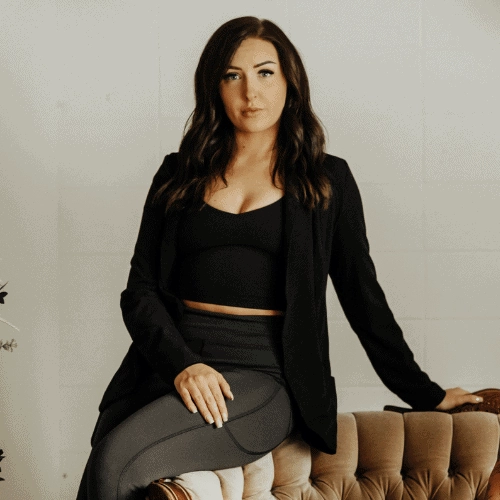 Bombshell Boutique Employee - Bailey
